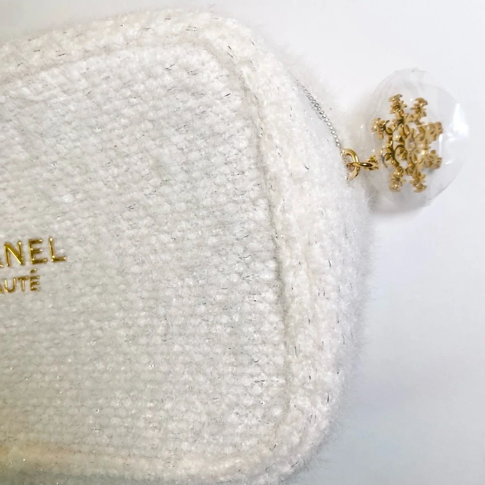 Chanel Beaut’e Line White Tweed Makeup Bag Pouch, NEW/ no box